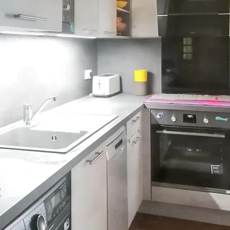 Confortable Avec Vue Sur La A Port 50 M²